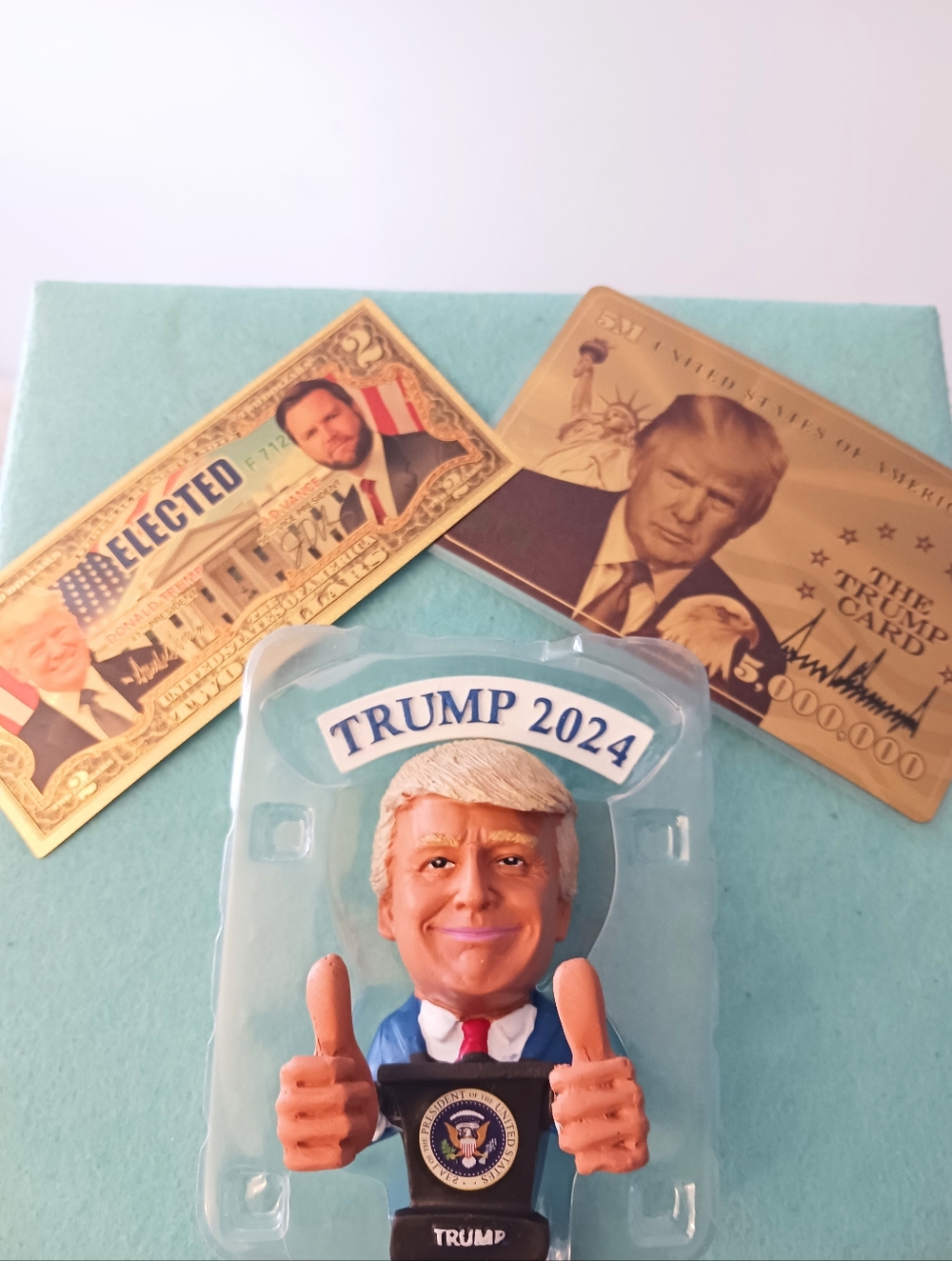 TRUMP LOL Lot: Gold "Green" Card , Gold Money ,  Bobble Thumbs Up!